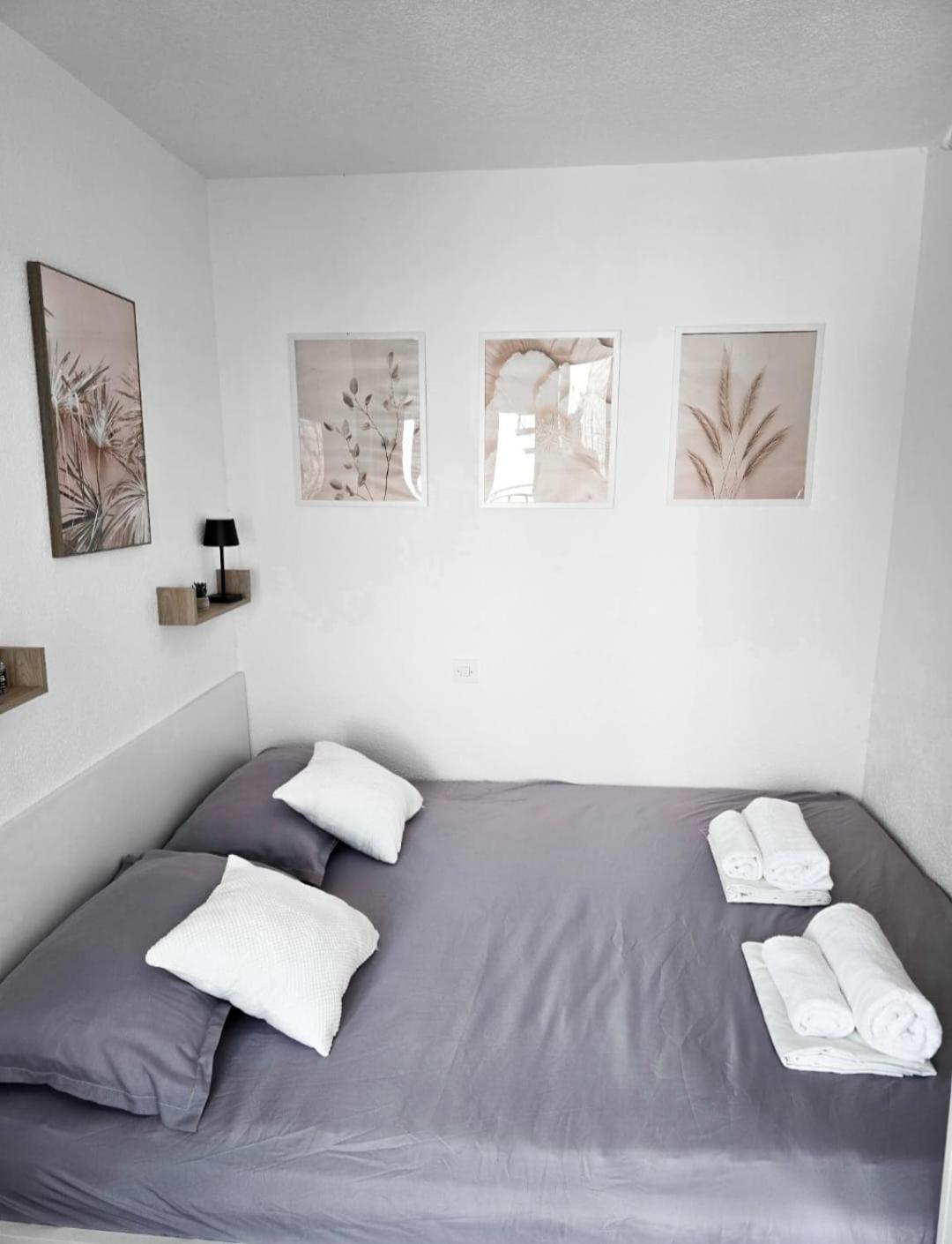 Private Bedroom With Bathroom Baška Voda Exteriör bild