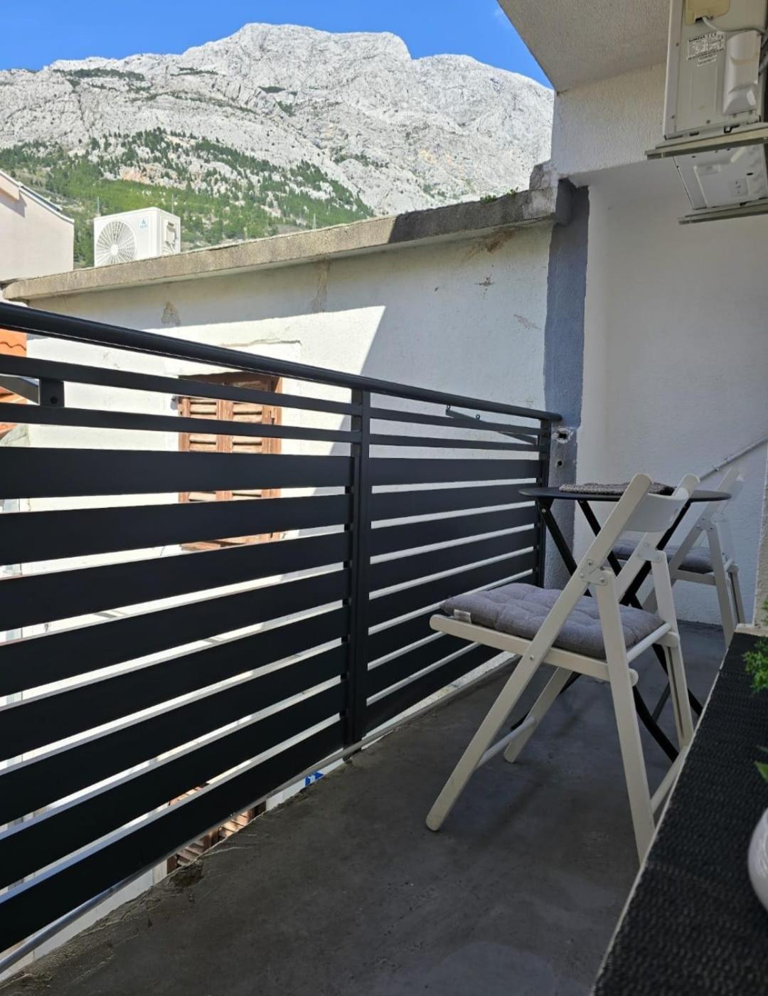Private Bedroom With Bathroom Baška Voda Exteriör bild